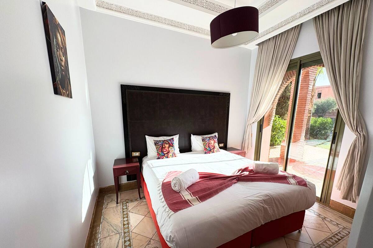 Premium bedding, memory-foam beds, in-room safe, individually decorated