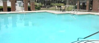 Chic Condo 2mi from Mercedes-Benz & State Farm