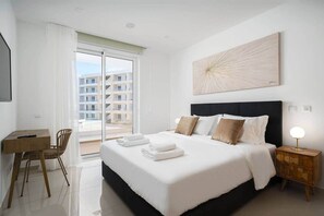 2 bedrooms, iron/ironing board, travel cot, free WiFi