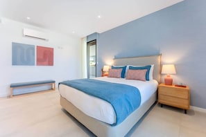 3 chambres, fer et planche à repasser, draps fournis