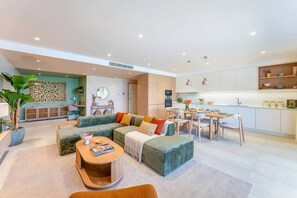 Living area - Lagos Design: Stylish & Spacious Retreat (Lagos)