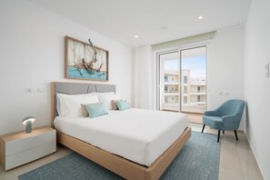 3 bedrooms, iron/ironing board, travel cot, free WiFi - Marina View Modern Lagos Apartment (Lagos)