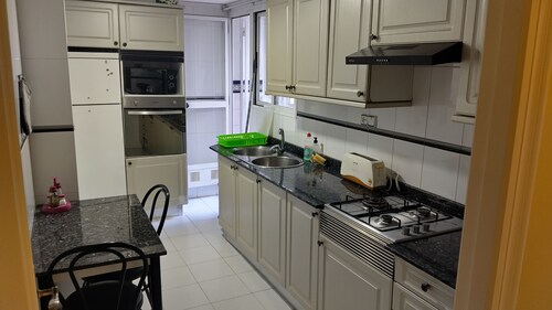 Tranquil 2-bedroom apartment with AC in charming Gandia