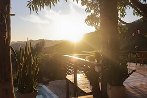 Huis, uitzicht op tuin | Terras