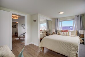 2 bedrooms, desk, travel cot, free WiFi
