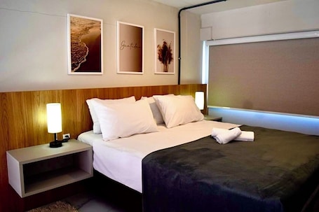 1 bedroom, iron/ironing board, WiFi, bed sheets. Charming 1-bedroom apartment steps to the Beach Jaguaruna with AC