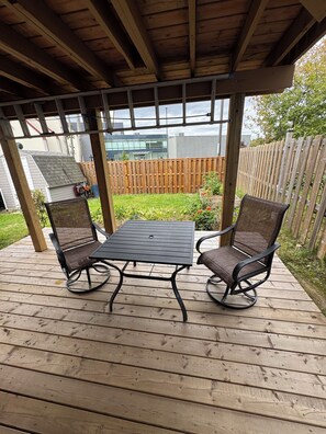 Outdoor dining - Welcome to your home away from home, a cozy suite in the heart of Clayton Park (HalifaxNs)