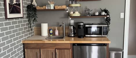 Fridge, microwave, coffee/tea maker, electric kettle