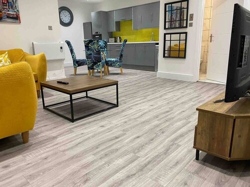 Bright & Cosy Retreat in Swansea