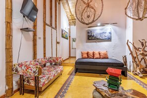 Family Apartment, Balcony, Garden View | Living area