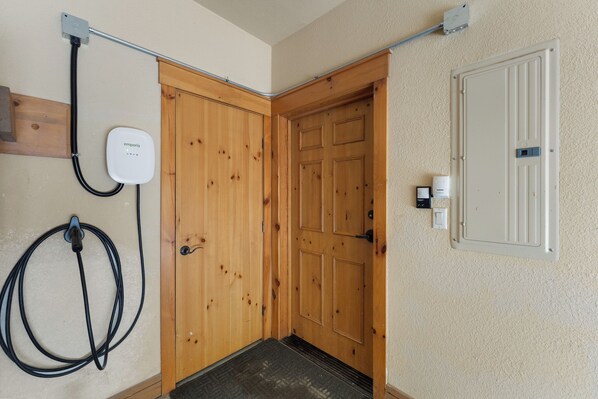 Studio (3 Bedrooms) | Exterior