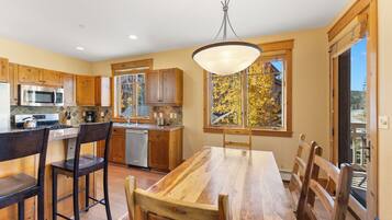 Studio (3 Bedrooms) | Exterior