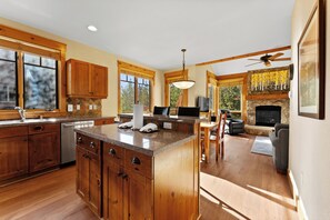 Studio (3 Bedrooms) | Exterior