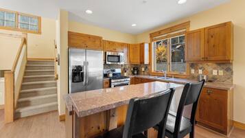 Studio (3 Bedrooms) | Exterior