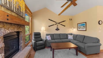 Studio (3 Bedrooms) | Exteriör