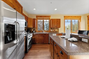 Studio (3 Bedrooms) | Exterior