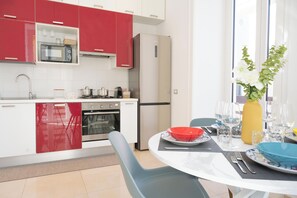 Fridge, microwave, oven, stovetop