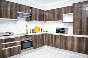 Standard Apartment, 2 Bedrooms, Non Smoking, Patio | Shared kitchen facilities