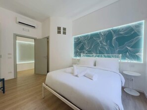 3 bedrooms, iron/ironing board, WiFi, bed sheets - Santamaura Vacanze Vaticane – Elegance & Comfort (Rome)