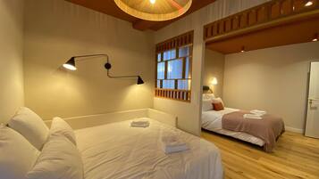 House | 6 bedrooms, individually furnished