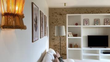 House | Ruang tamu | Pendiangan