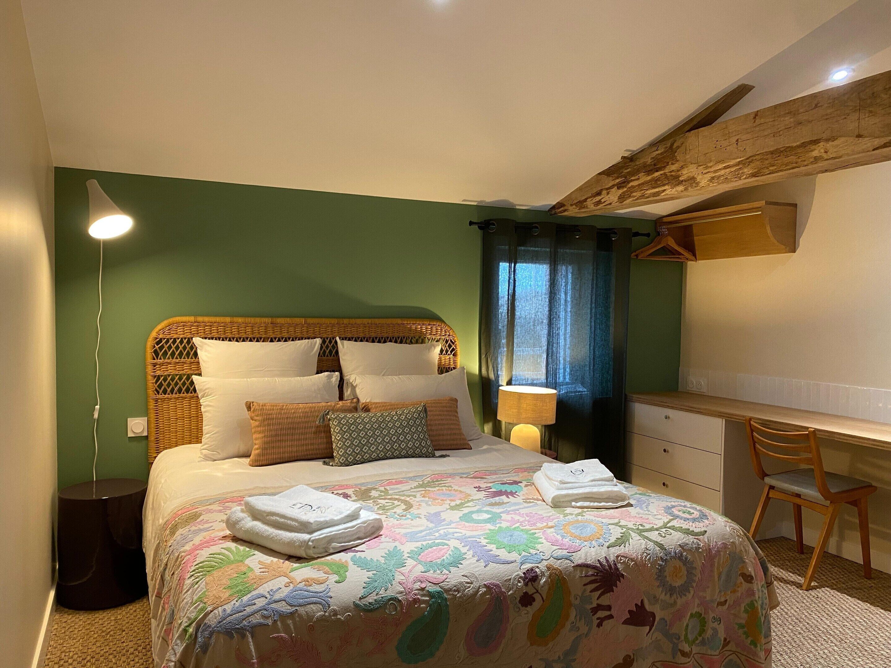 Rumah | 6 kamar tidur dan dilengkapi dengan perabotan berbeda-beda