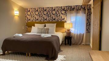 House | 6 bedrooms, individually furnished