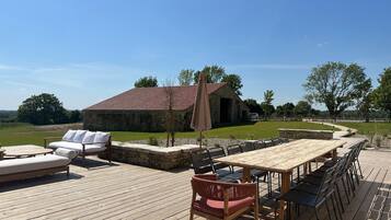 House | Outdoor dining