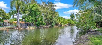 Bright Miami Escape near Attractions