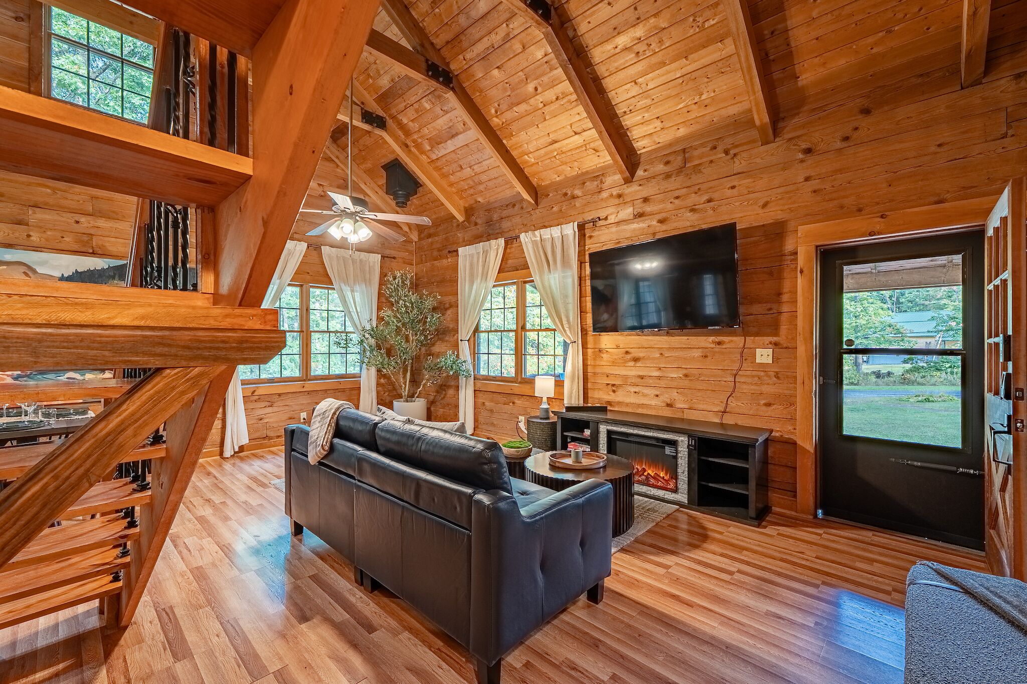 智能電視、壁爐