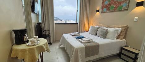 1 chambre, bureau, fer et planche à repasser, Wi-Fi gratuit