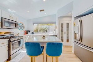 Mikrobølgeovn, ovn, kogeplade, opvaskemaskine