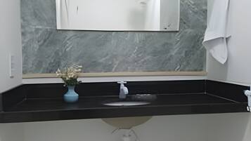 Quarto clássico | Banheiro