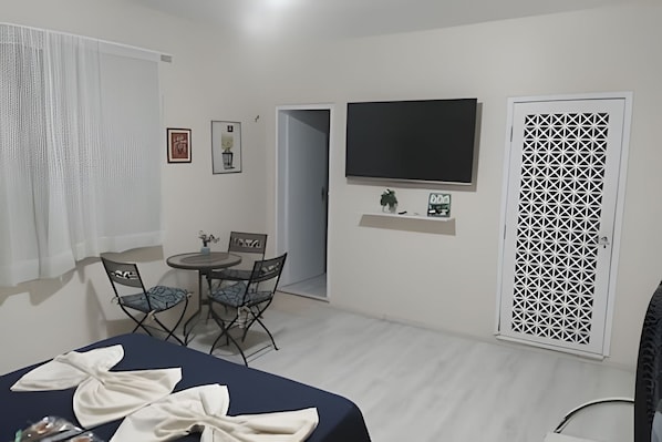 Classic Room | Dining