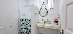 Vierbettzimmer | Badezimmer