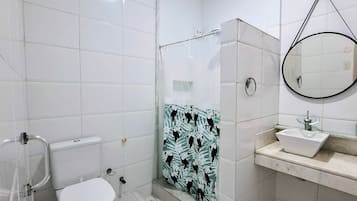 Chambre Quadruple | Salle de bain