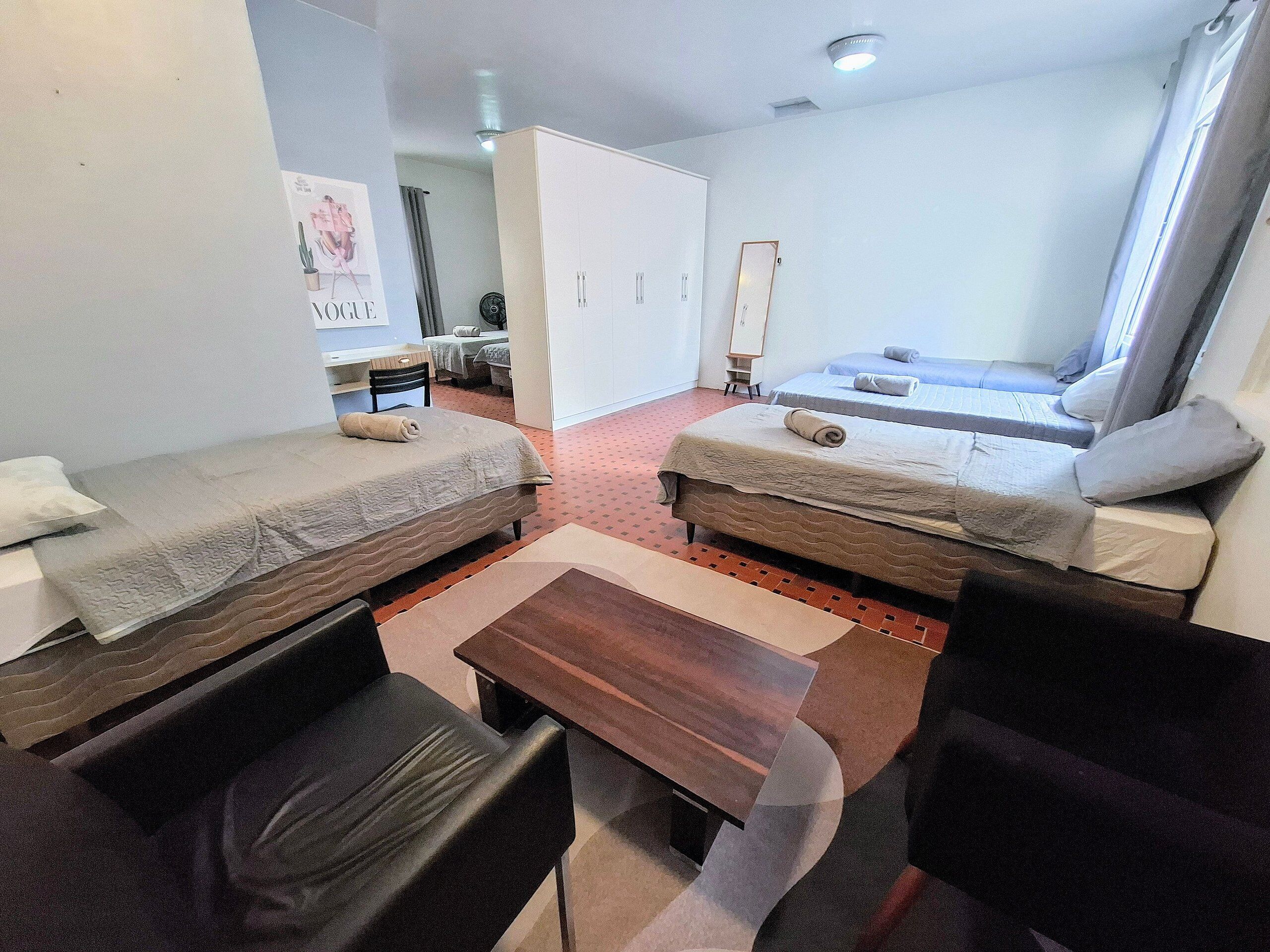 四人房 | 防过敏的被褥、遮光窗帘、熨斗/熨板、免费 WiFi