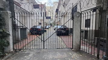 Vierpersoonskamer | Terrein van de accommodatie