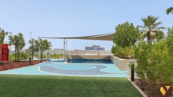 Children’s play area – outdoor