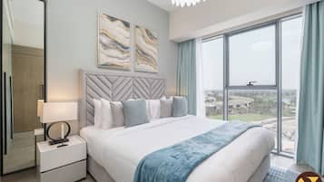 Apartamento superluxo, sacada, vista para a cidade | Cofres nos quartos, berços (sobretaxa), Wi-Fi de cortesia, roupa de cama