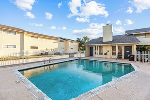 Pool - Cozy Coastal Condo in Corpus Christi w/ Pool (Corpus Christi)