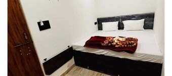 Bholashankara Vasavi Annapurna Satram