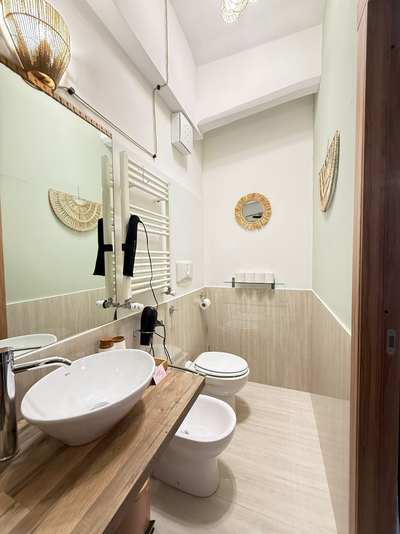 Classic Apartment | Bathroom