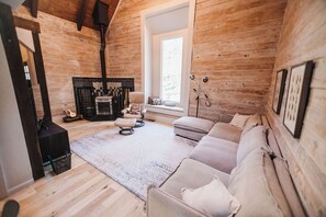 Télévision, cheminée