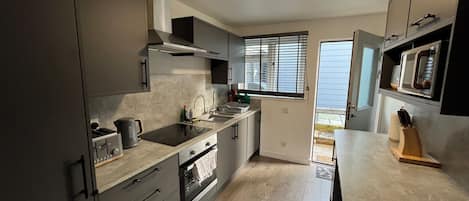 Microwave, oven