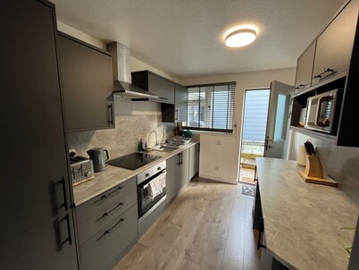 Modern 2 bedroom apartment in Culloden, Inverness.