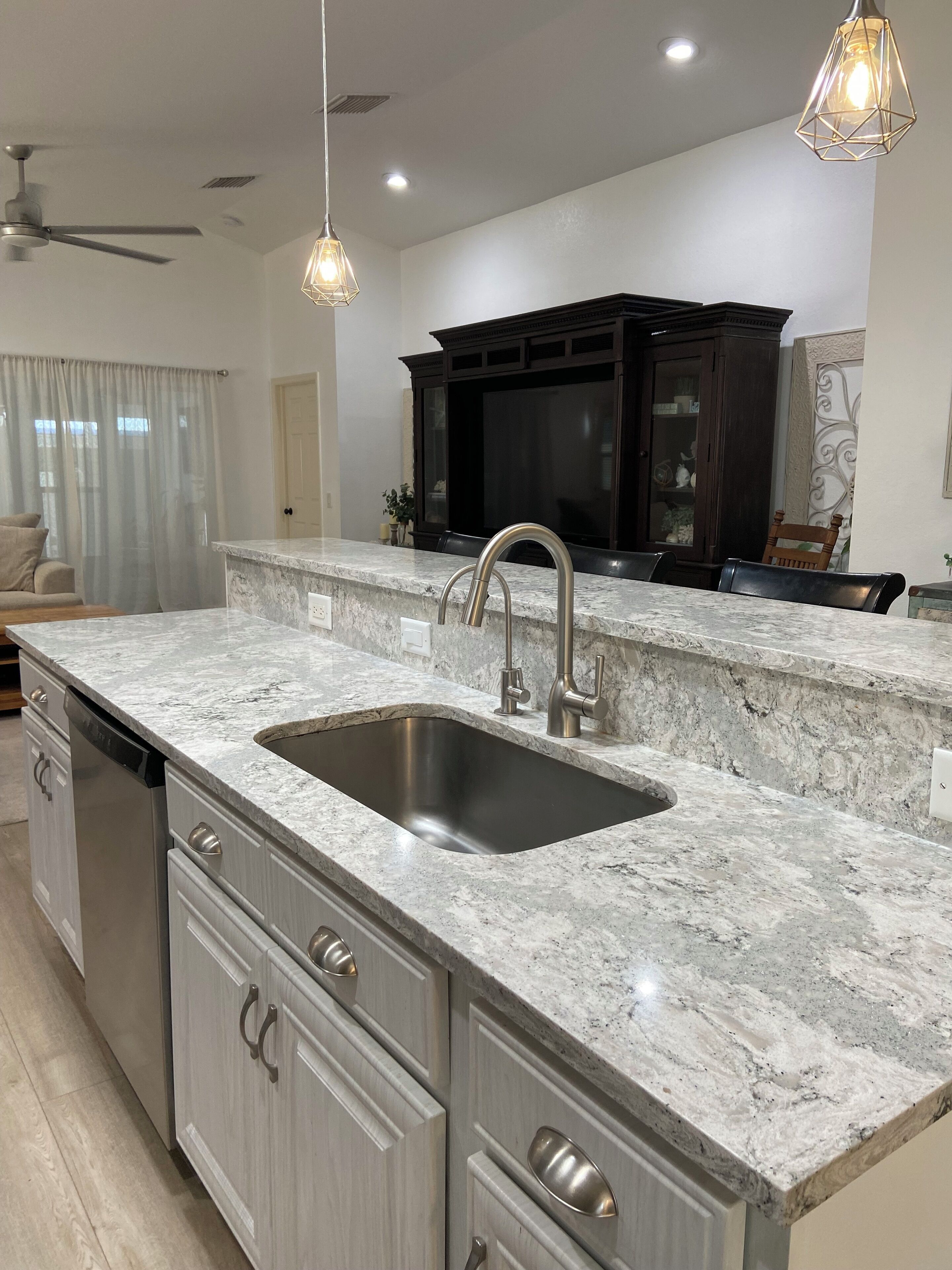 ثلاجة، ميكروويف، فرن، موقد طهي مسطح