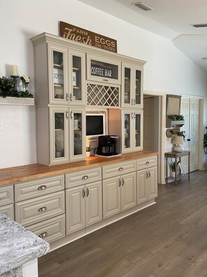 Interior - Charming 3-bedroom house in delightful Downtown Punta Gorda with AC (Punta Gorda)