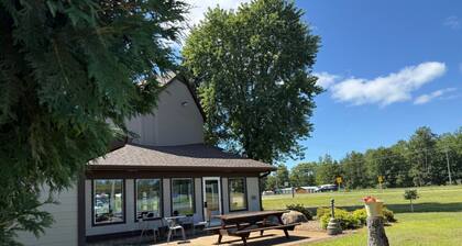 Nisswa Boutique Hotel & Suites – 2 Queen Beds