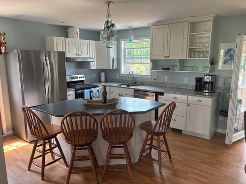 Gather in Castine - 4BR Retreat w/ Fire pit and Big Outdoor Space